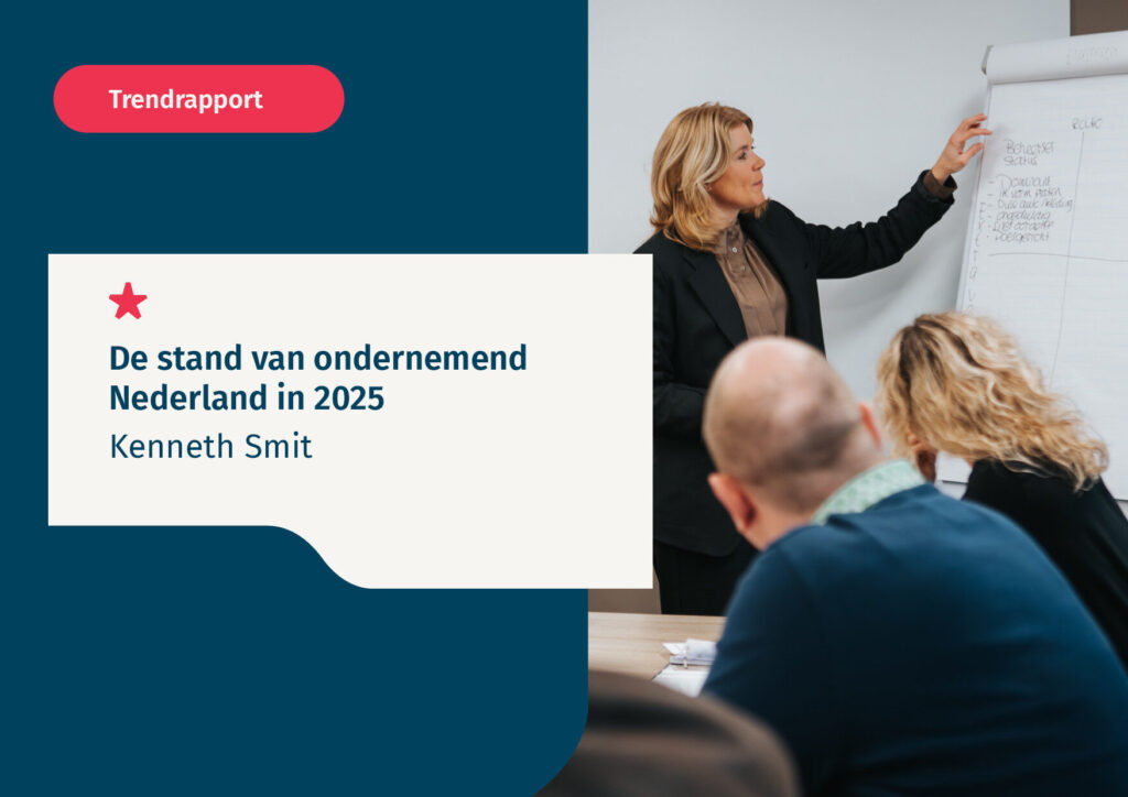 Kenneth Smit presenteert trendrapport over de stand van ondernemend Nederland in 2025 tijdens zakelijke workshop met flipchart.