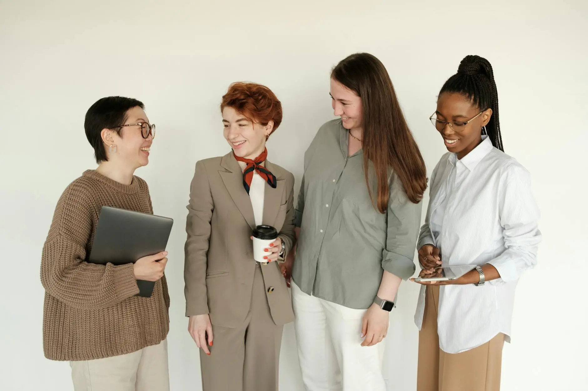 Professional who communicates assertively in the workplace